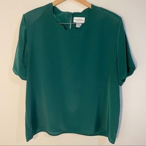 Lovely green blouse XL Sara Stephen.Scallop edges